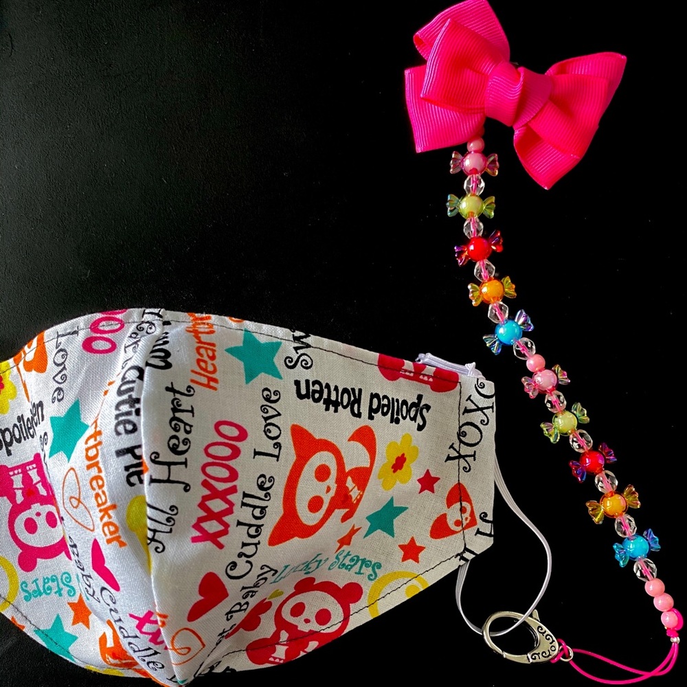 ***SOLD***Mask Holder & Mask 😷***